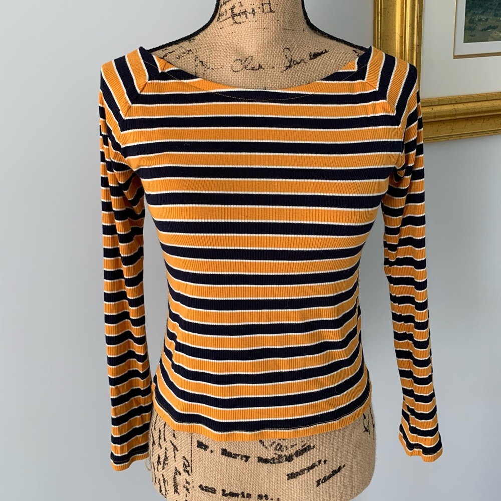 Forever 21 Off-Shoulder Long Sleeves Top